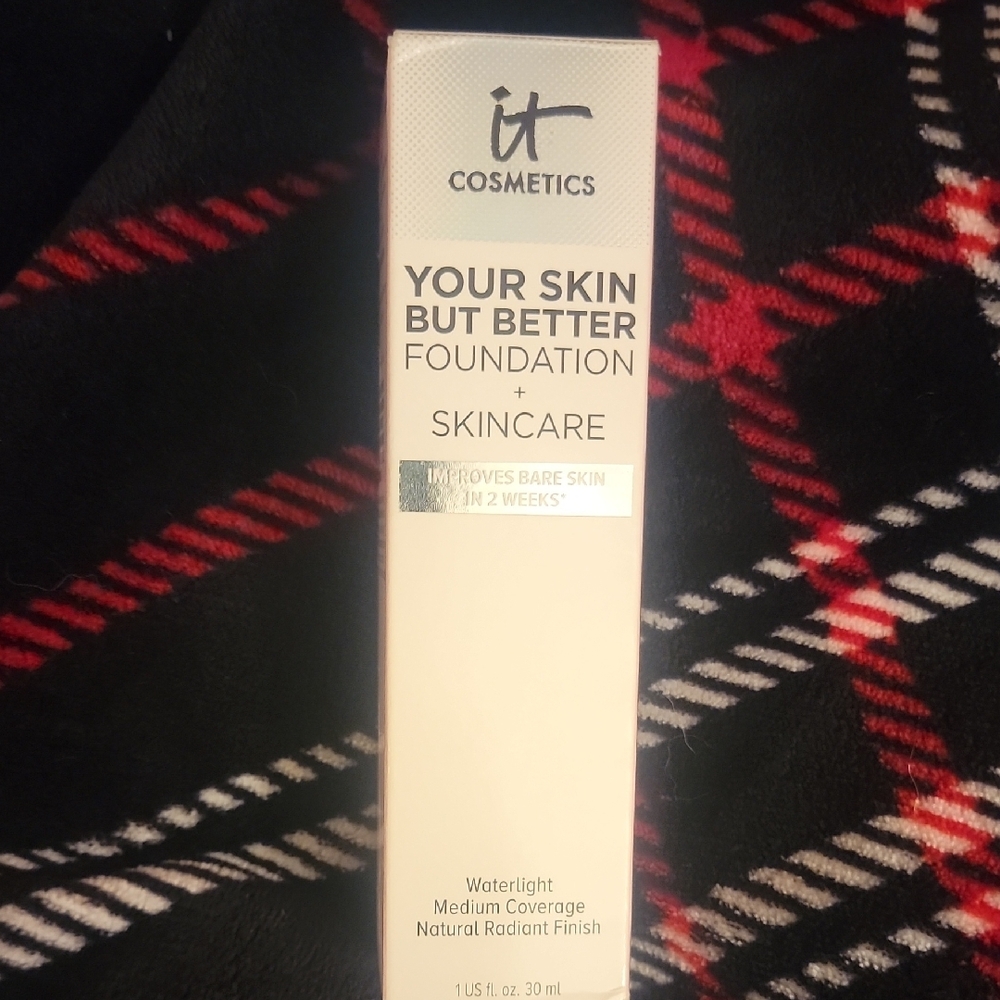 IT Cosmetics Your Skin But Better Foundation + Skincare Medium Coverage BNIB